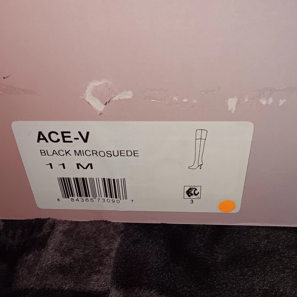 Elegant Black Over the Knee Boots - Picture 4 of 5